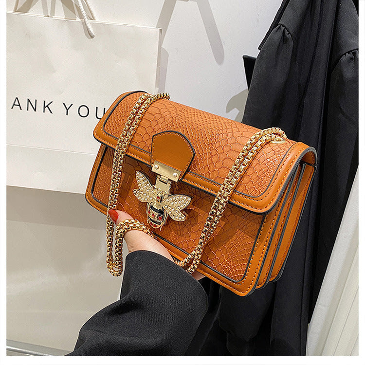 Fashionable Trendy Retro Messenger Bag - Stylish Chain Shoulder Design