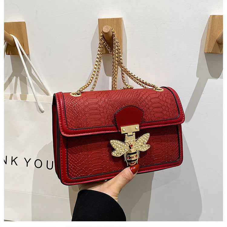 Fashionable Trendy Retro Messenger Bag - Stylish Chain Shoulder Design