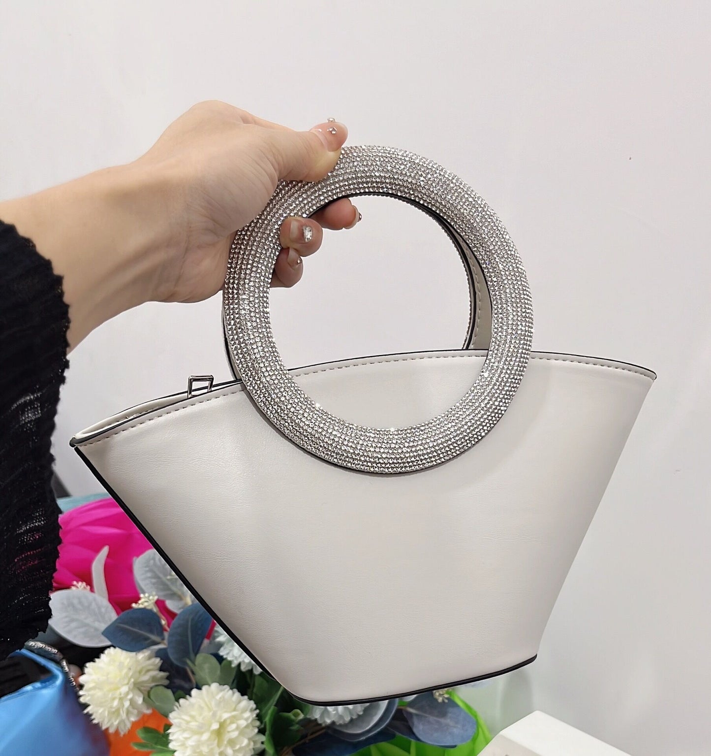 Portable Diamond Handle Basket - Round Handle Design for Easy Carrying