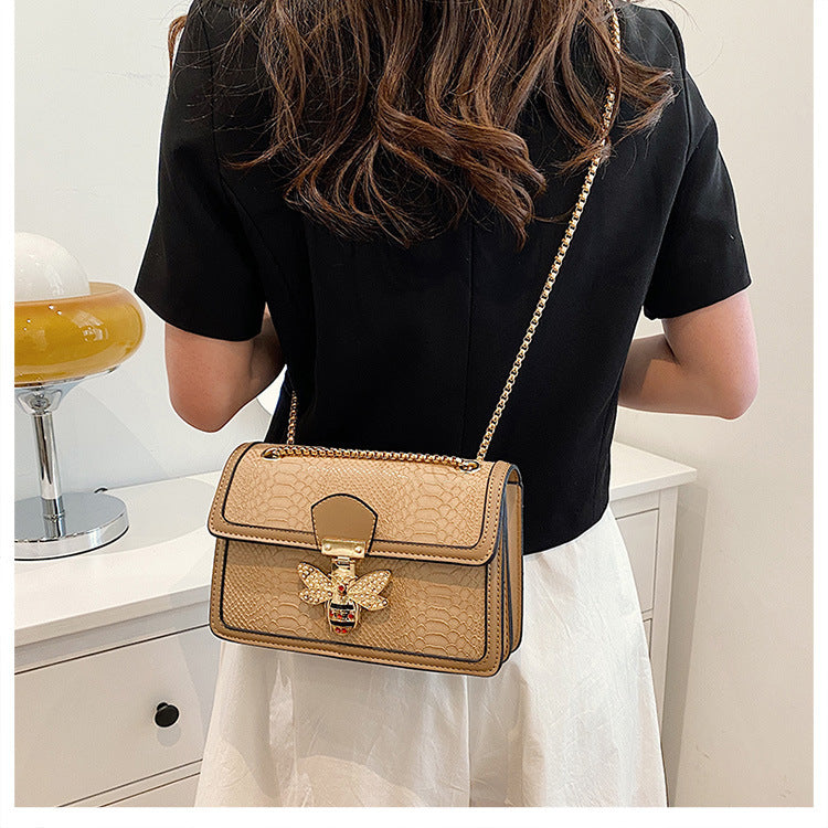 Fashionable Trendy Retro Messenger Bag - Stylish Chain Shoulder Design