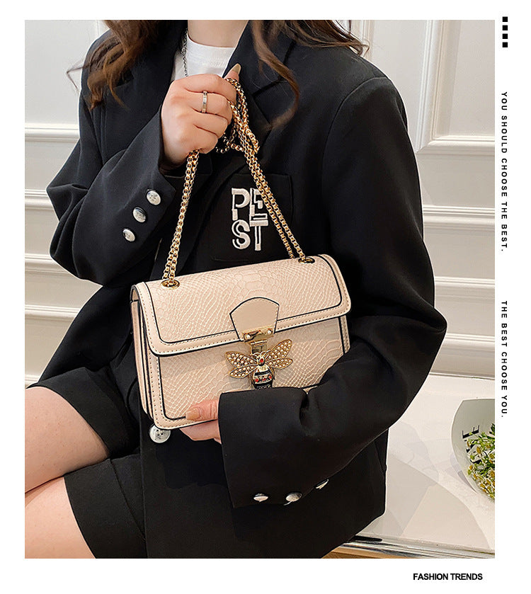 Fashionable Trendy Retro Messenger Bag - Stylish Chain Shoulder Design