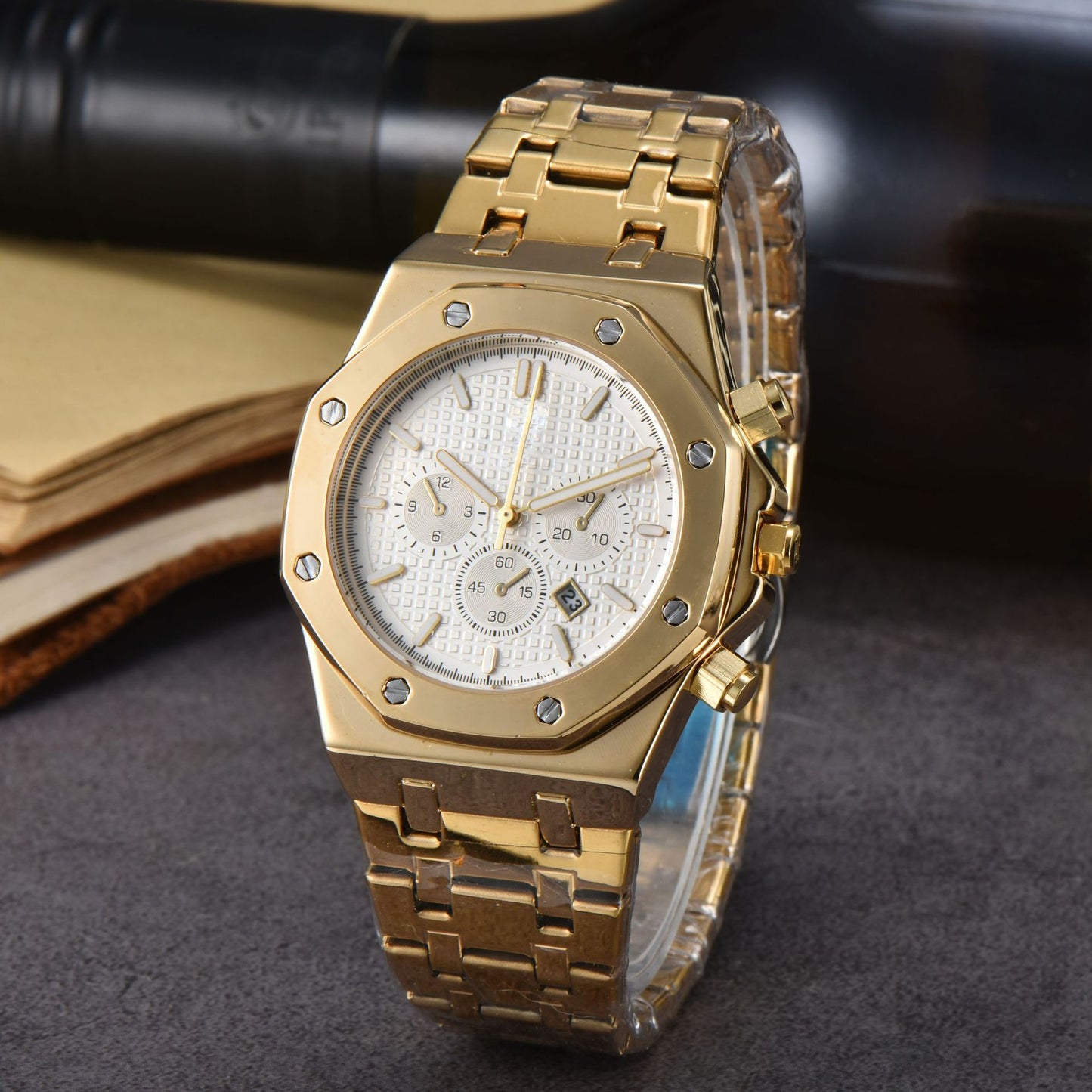 Stainless Steel Quartz Watch for Men - Calendar Feature