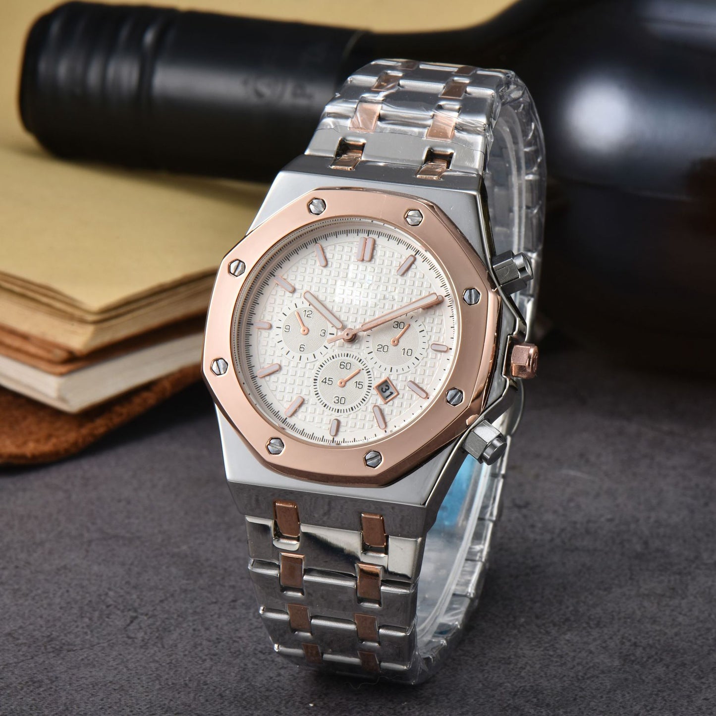 Stainless Steel Quartz Watch for Men - Calendar Feature