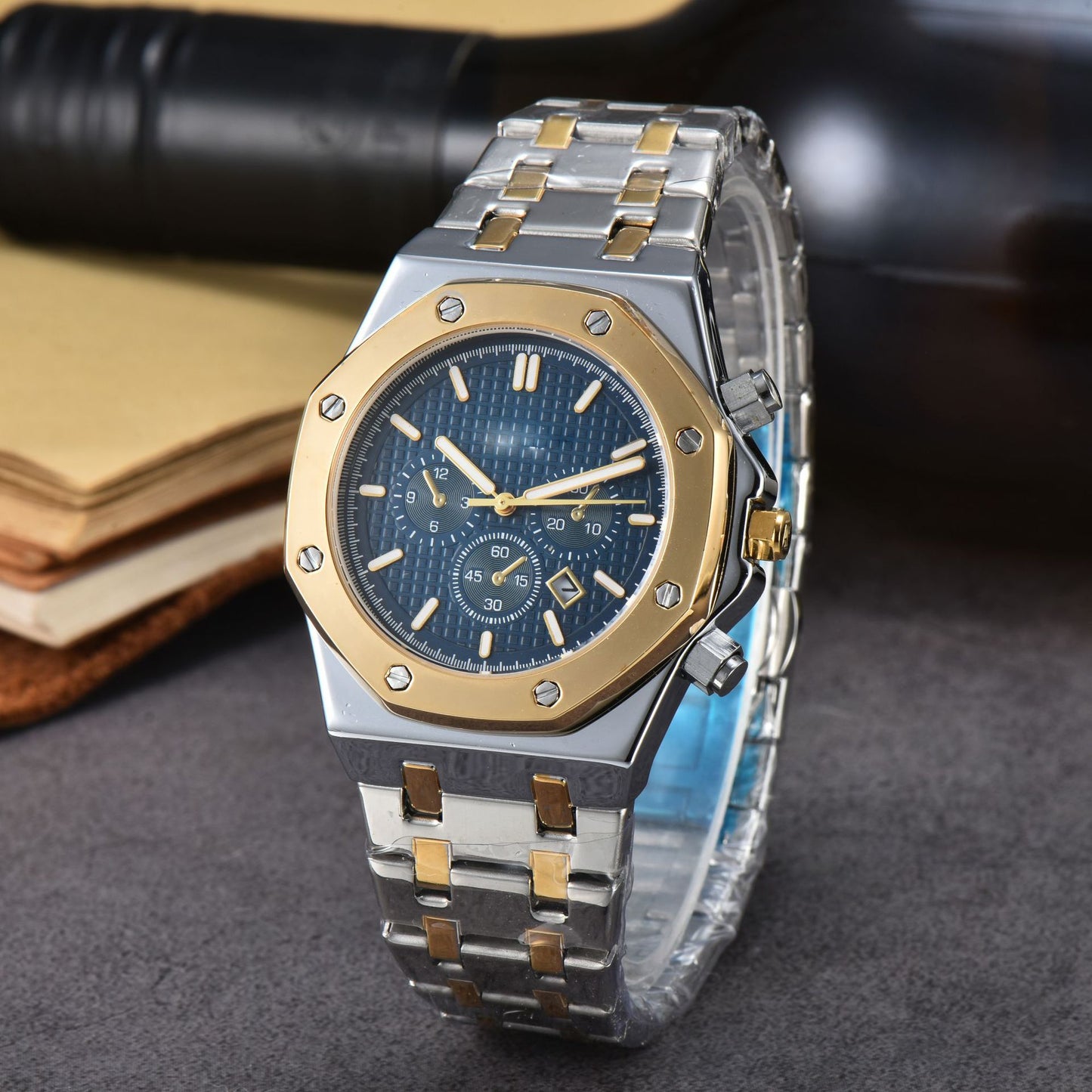 Stainless Steel Quartz Watch for Men - Calendar Feature