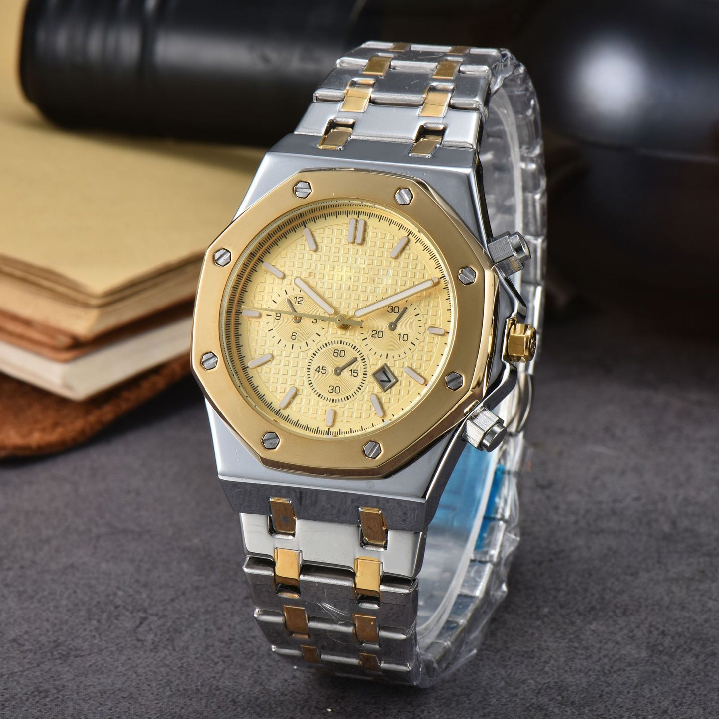Stainless Steel Quartz Watch for Men - Calendar Feature