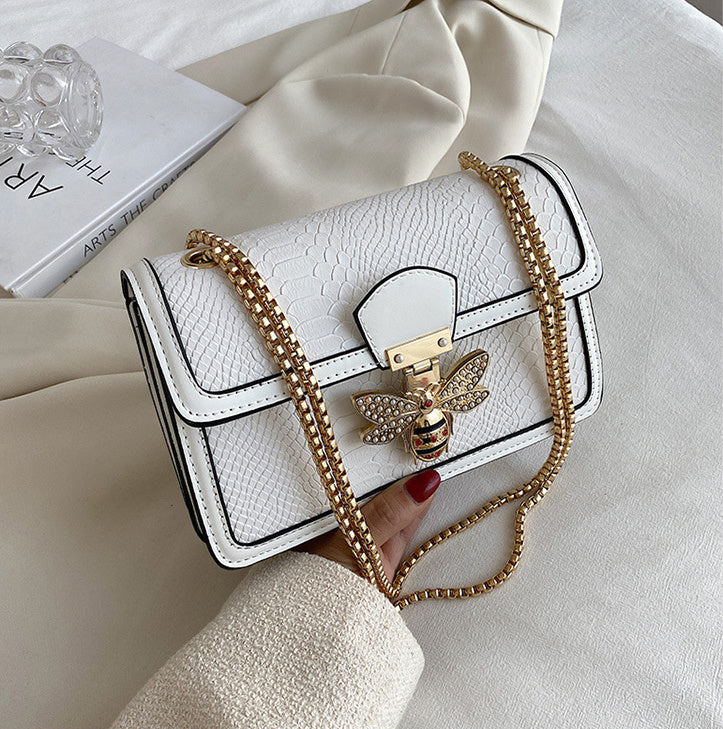 Fashionable Trendy Retro Messenger Bag - Stylish Chain Shoulder Design