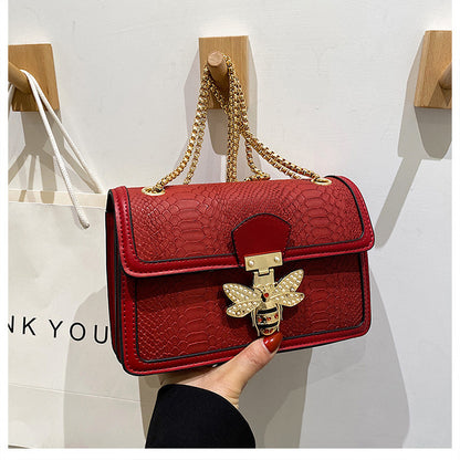 Fashionable Trendy Retro Messenger Bag - Stylish Chain Shoulder Design