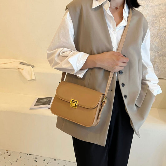 Elegant Women's Messenger Bag - Simple and Stylish Design